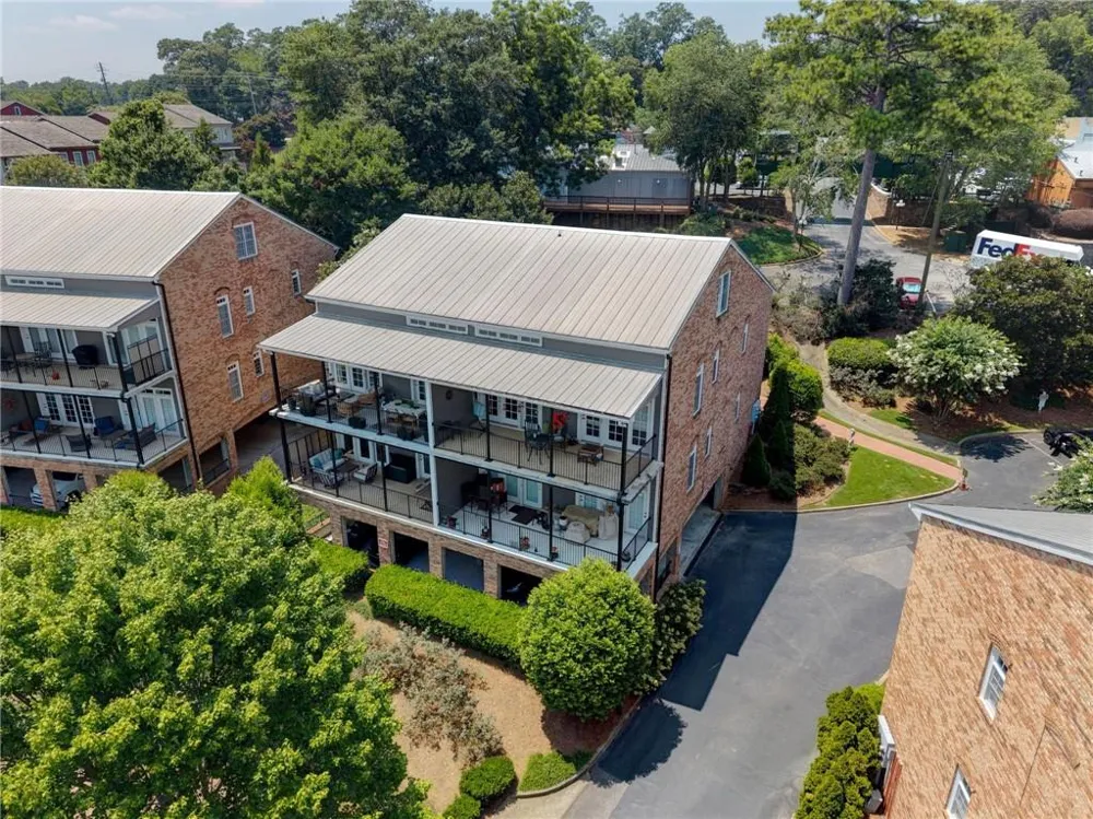 210 Creek View Lane #201 Roswell, GA 30075