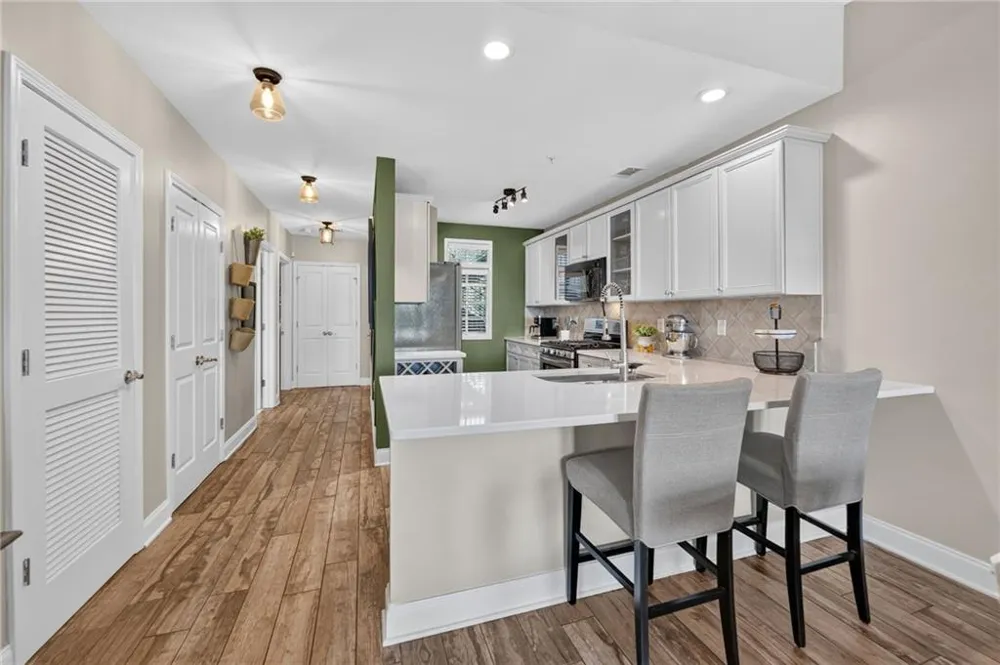 210 Creek View Lane #201 Roswell, GA 30075