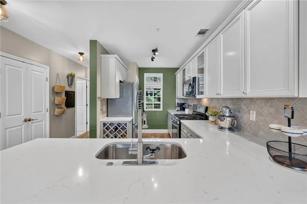 210 Creek View Lane #201 Roswell, GA 30075