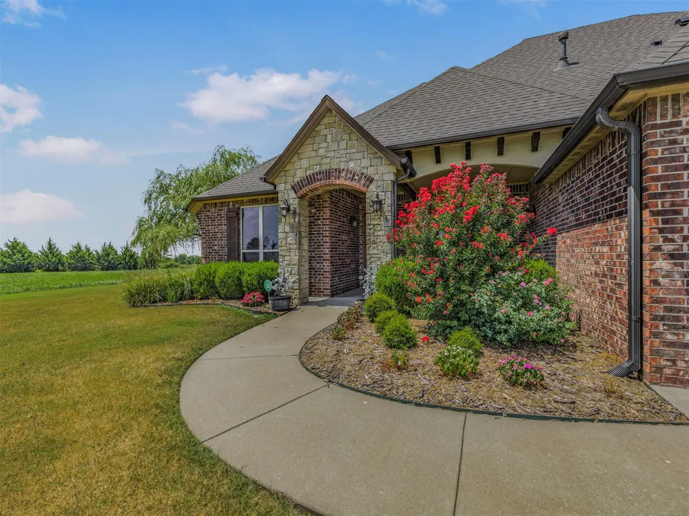 8200 S Big Sky Drive Talala, OK 74080