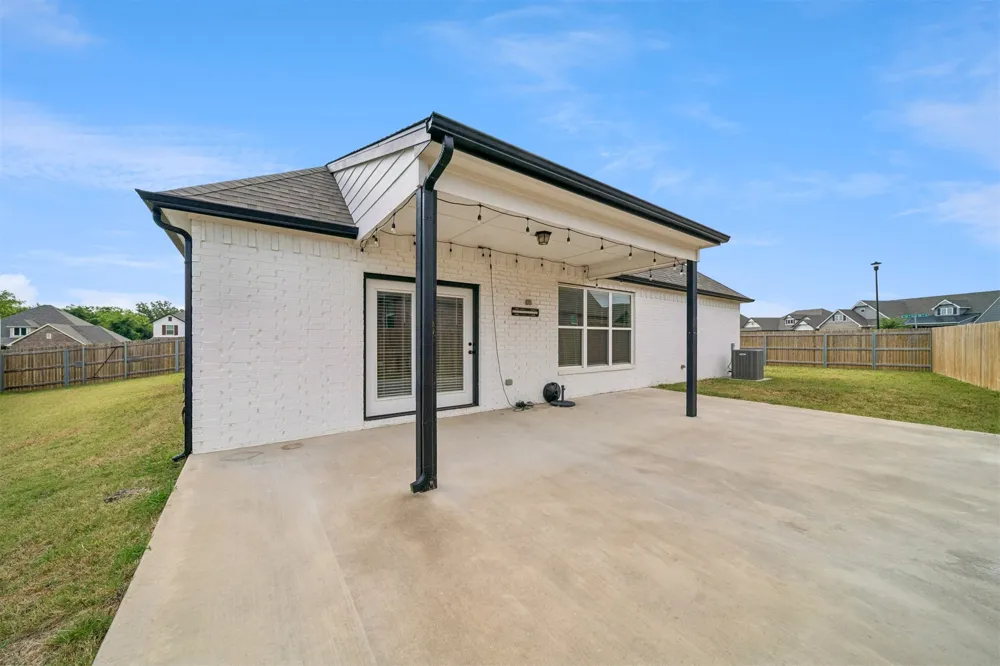 11806 131 EastAvenue Collinsville, OK 74021