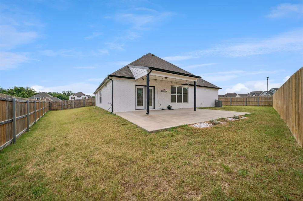 11806 131 EastAvenue Collinsville, OK 74021