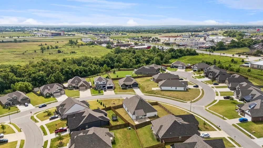 11806 131 EastAvenue Collinsville, OK 74021