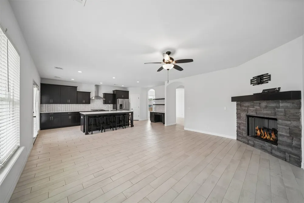 11806 131 EastAvenue Collinsville, OK 74021