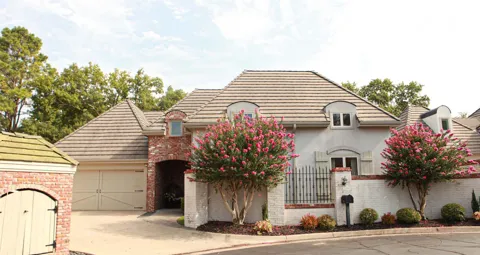 2119 E 48th Place