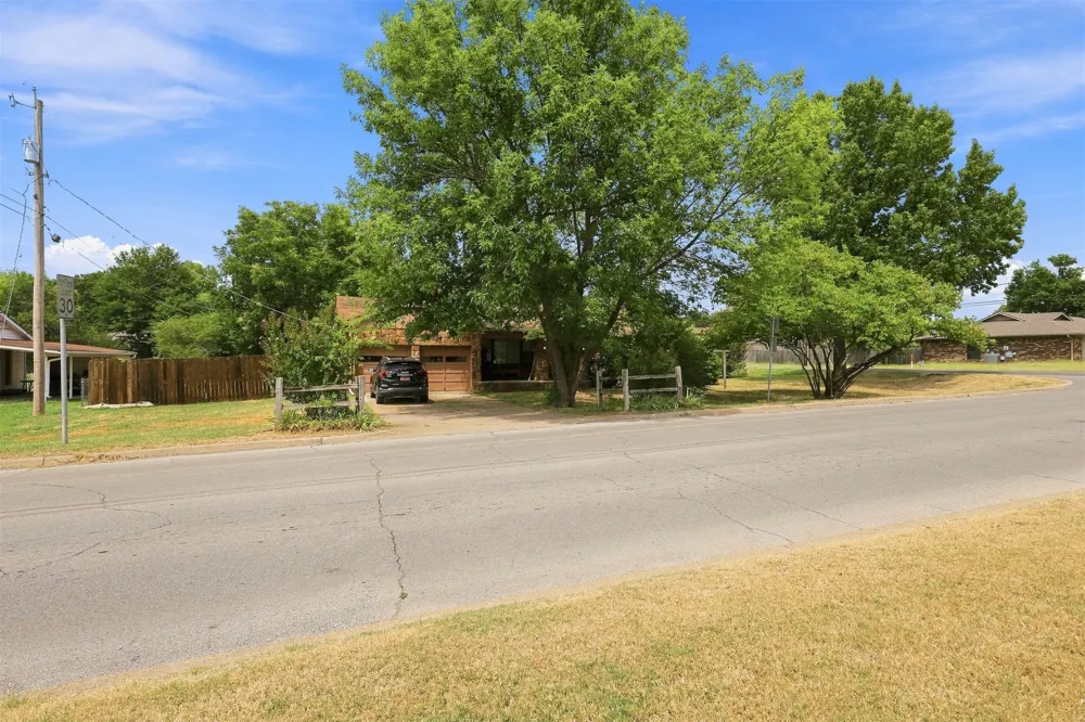 1733 E 13th Street Okmulgee, OK 74447