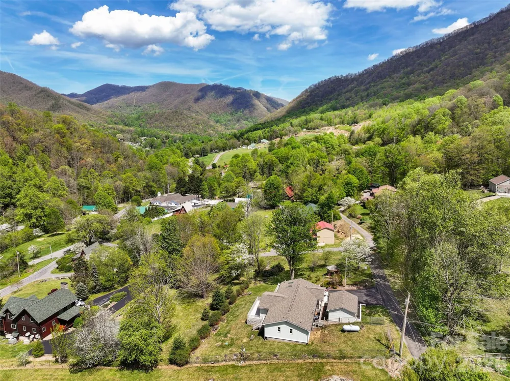 30 Hillcrest Road Maggie Valley, NC 28751