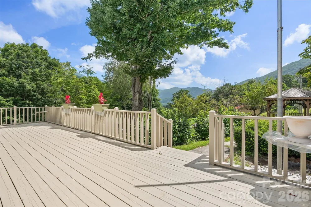 30 Hillcrest Road Maggie Valley, NC 28751