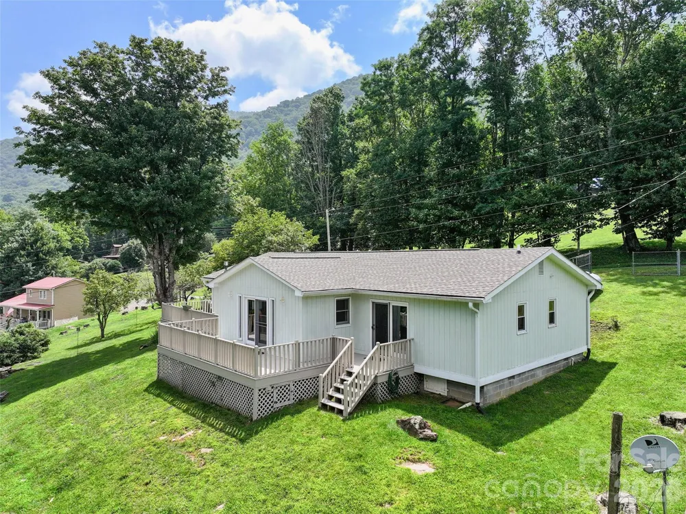 30 Hillcrest Road Maggie Valley, NC 28751
