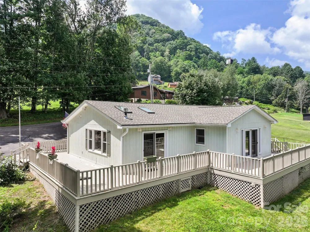 30 Hillcrest Road Maggie Valley, NC 28751