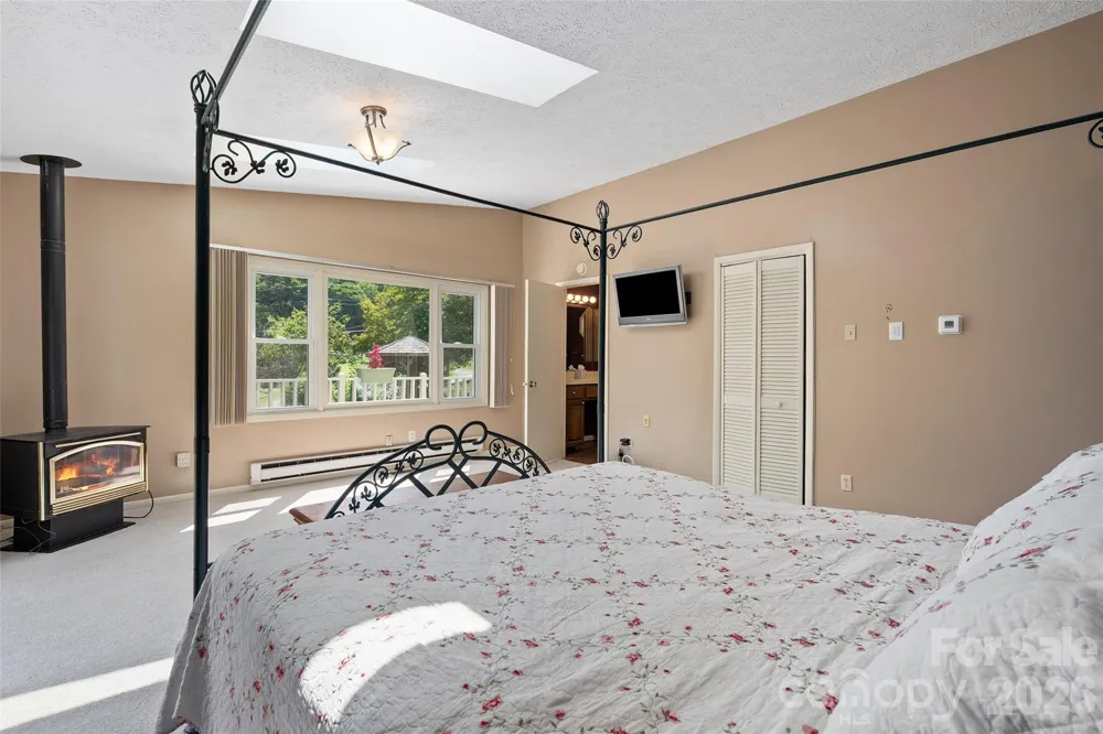 30 Hillcrest Road Maggie Valley, NC 28751