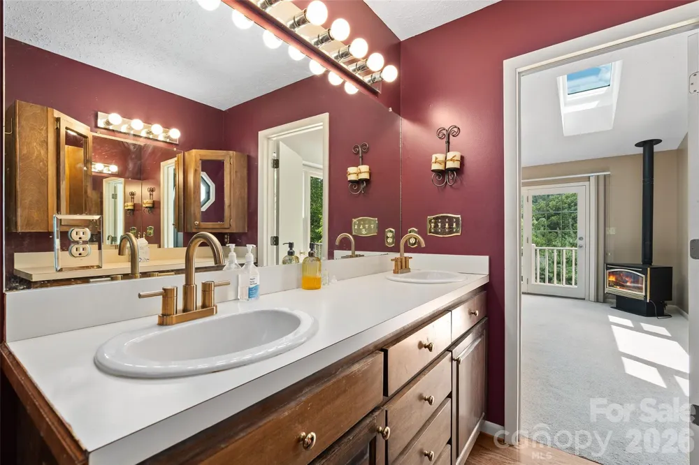 30 Hillcrest Road Maggie Valley, NC 28751