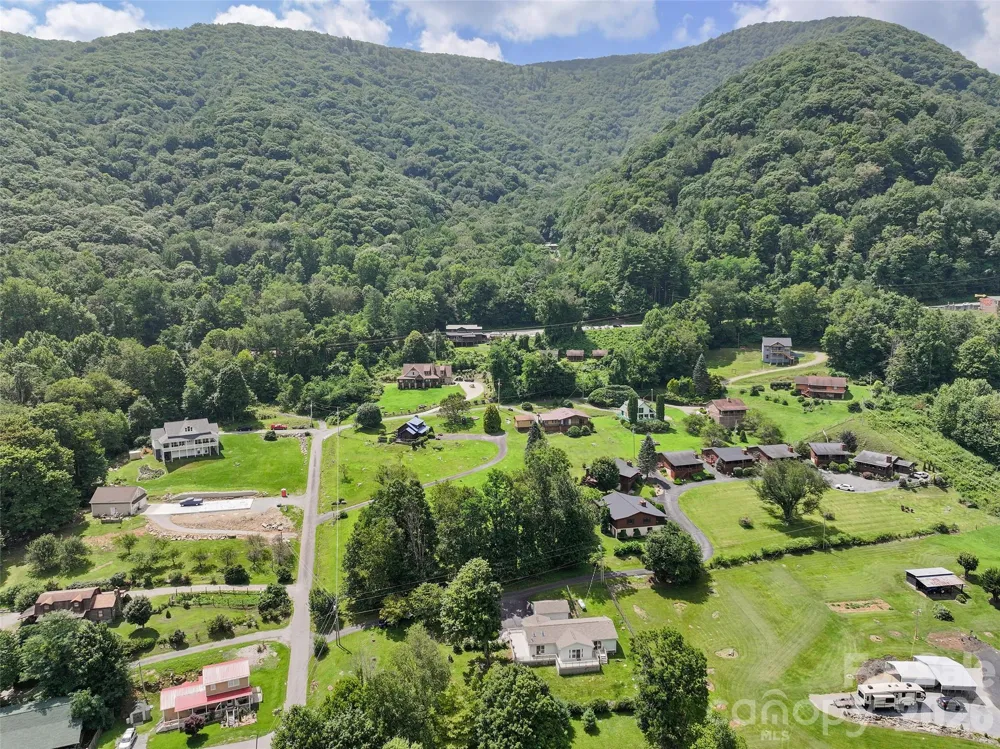 30 Hillcrest Road Maggie Valley, NC 28751