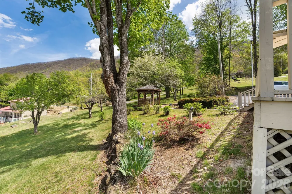 30 Hillcrest Road Maggie Valley, NC 28751