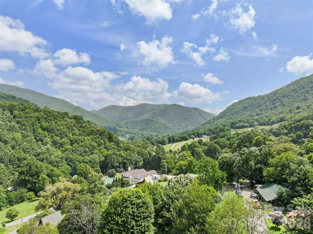 30 Hillcrest Road Maggie Valley, NC 28751