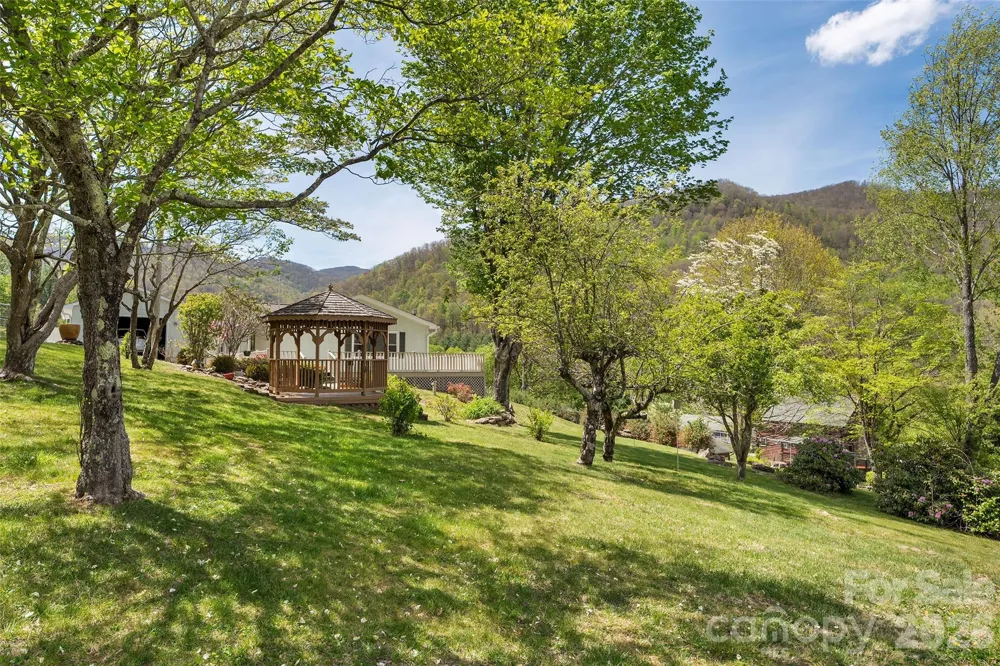 30 Hillcrest Road Maggie Valley, NC 28751