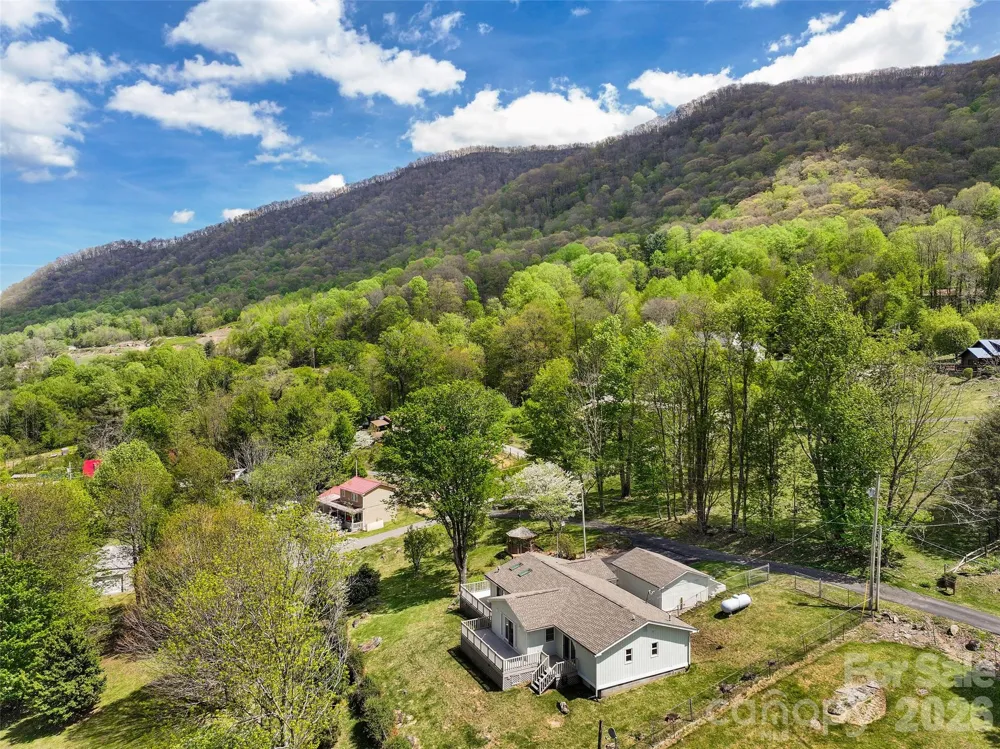 30 Hillcrest Road Maggie Valley, NC 28751