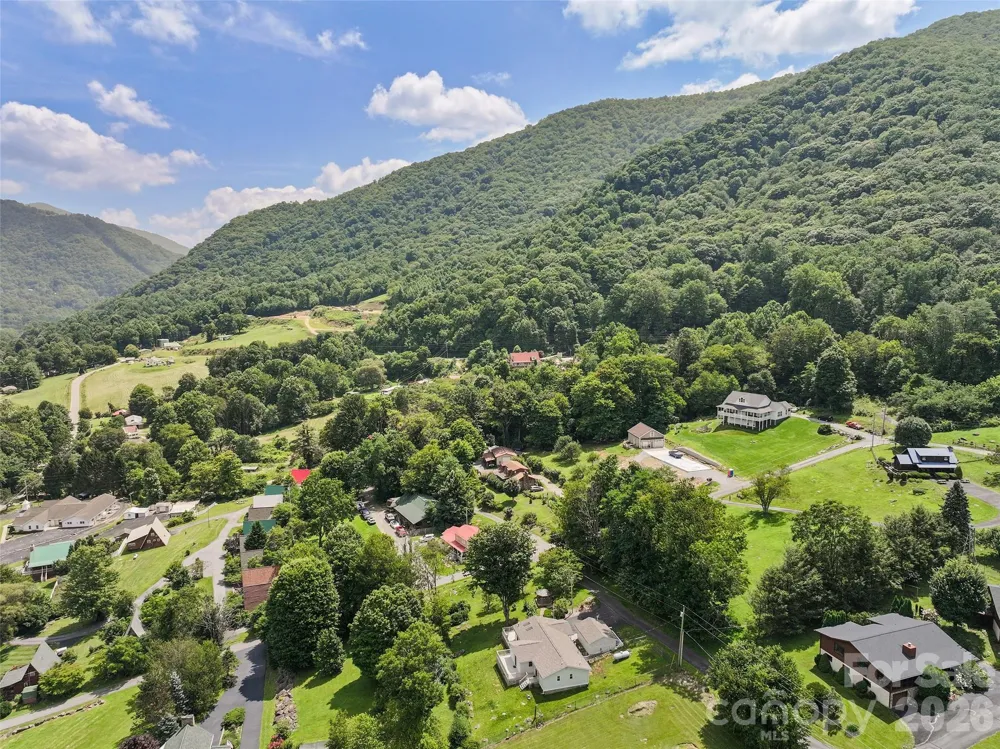 30 Hillcrest Road Maggie Valley, NC 28751