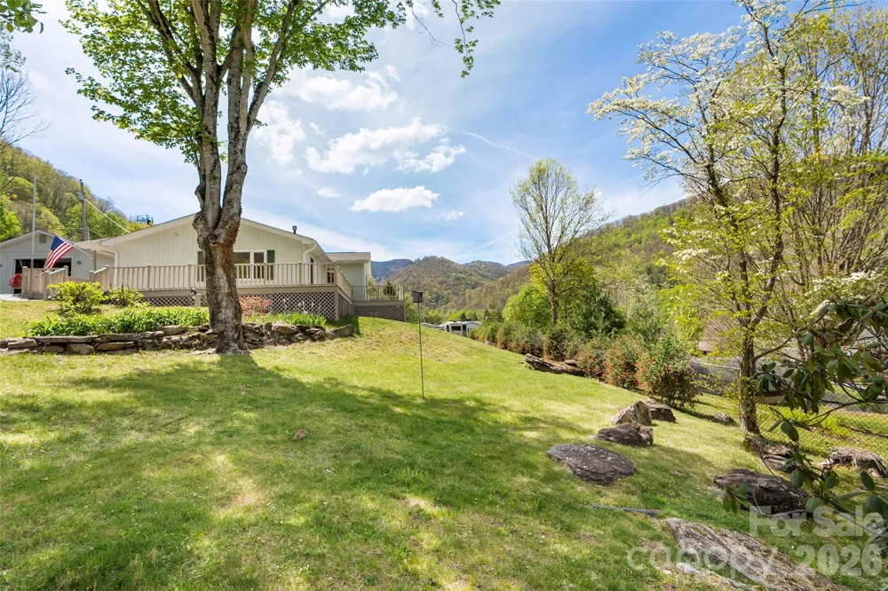 30 Hillcrest Road Maggie Valley, NC 28751