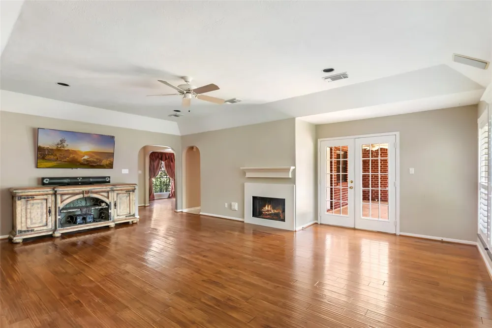 26342 Hill And Dale Avenue Splendora, TX 77372