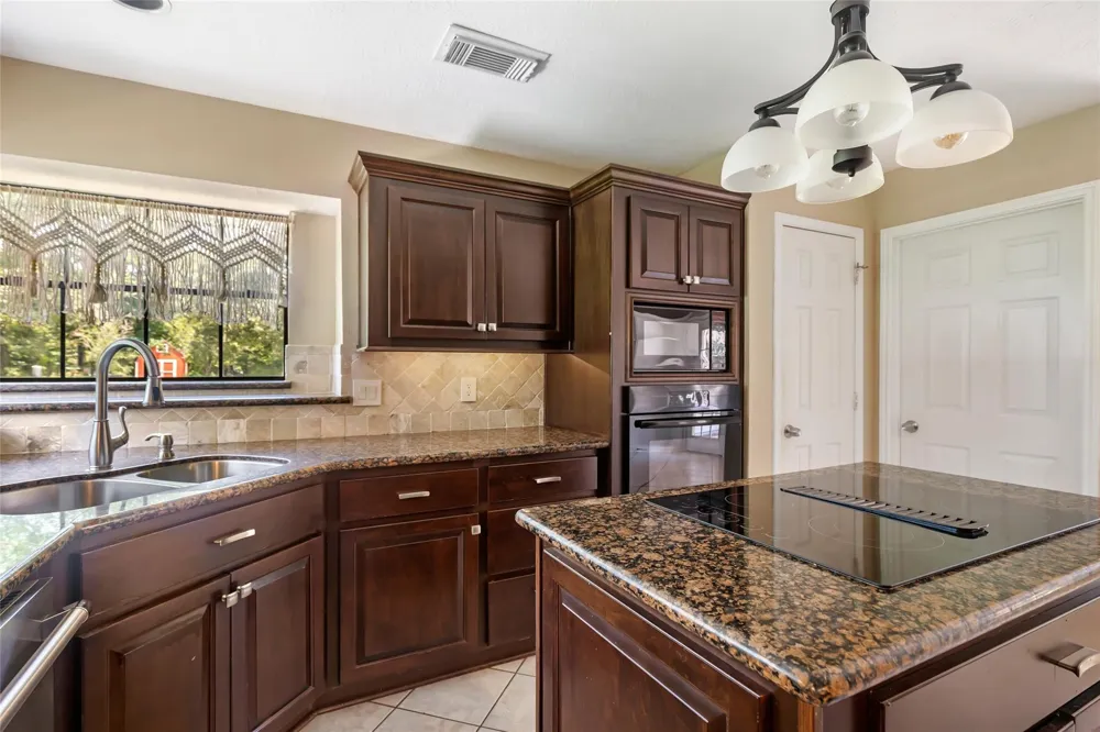 26342 Hill And Dale Avenue Splendora, TX 77372