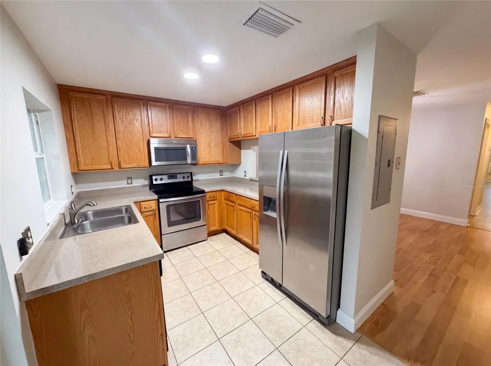 112 COQUINA BAY DRIVE St Petersburg, FL 33705