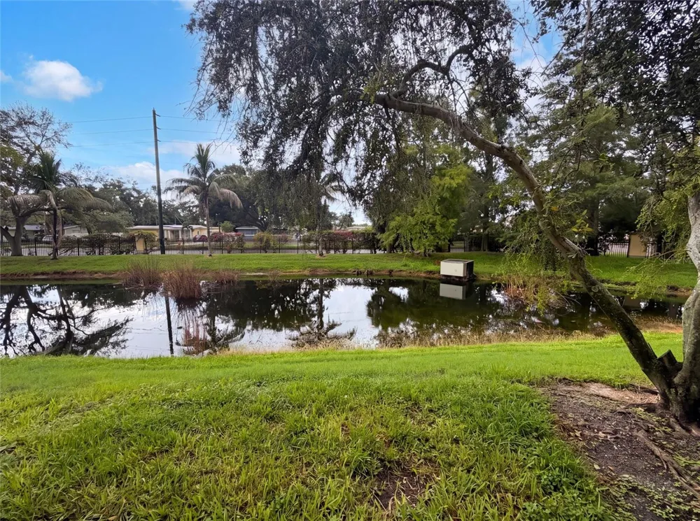 112 COQUINA BAY DRIVE St Petersburg, FL 33705