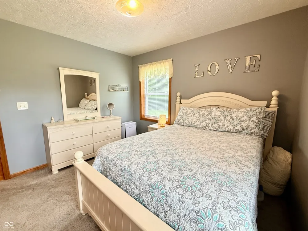 201 Janeway Drive Veedersburg, IN 47987