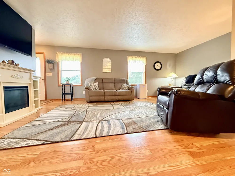 201 Janeway Drive Veedersburg, IN 47987