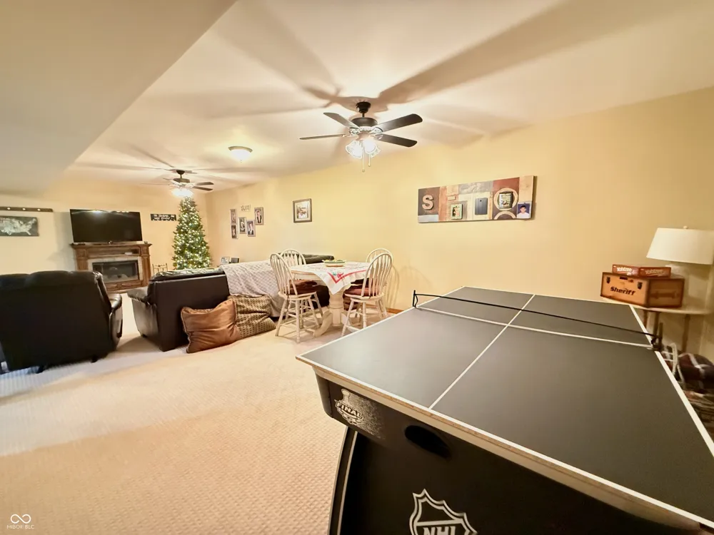 201 Janeway Drive Veedersburg, IN 47987