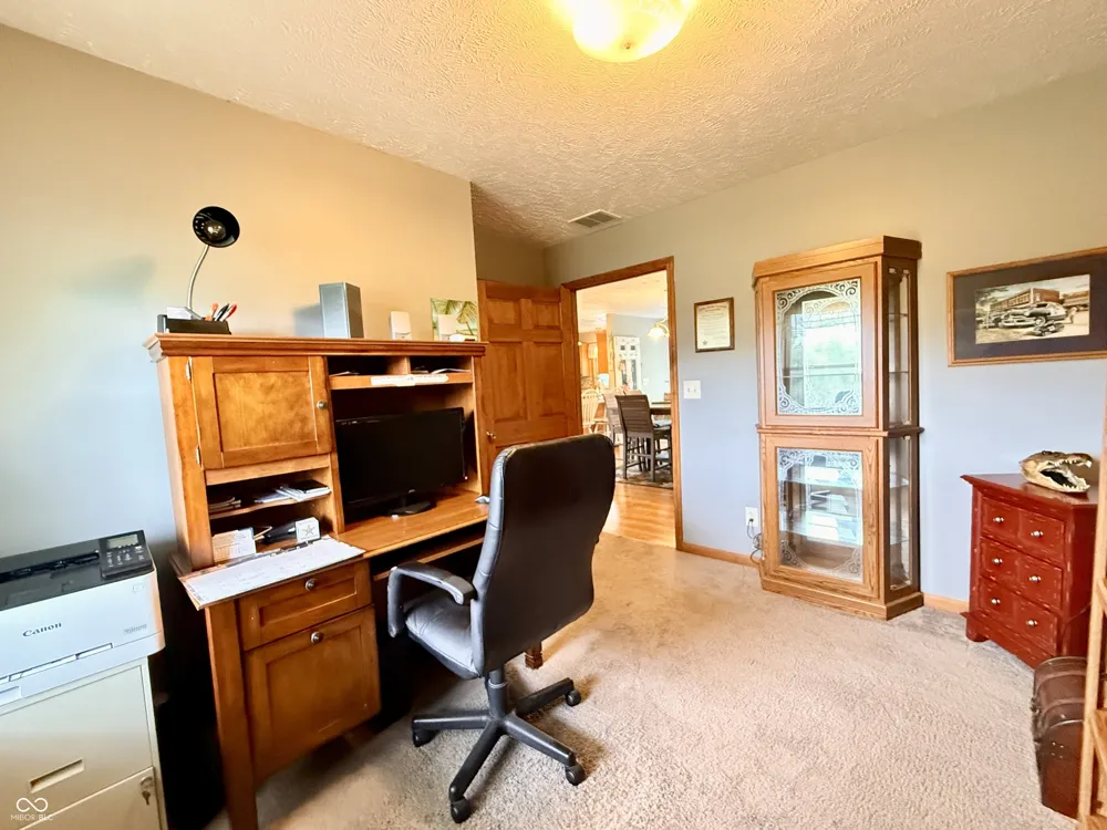 201 Janeway Drive Veedersburg, IN 47987