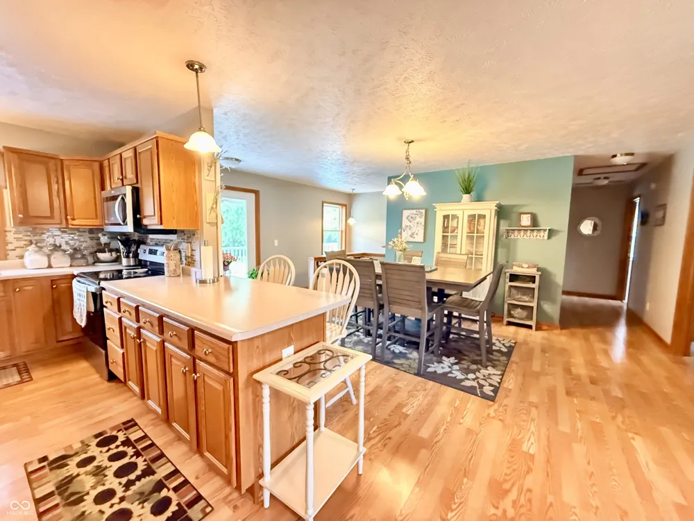 201 Janeway Drive Veedersburg, IN 47987