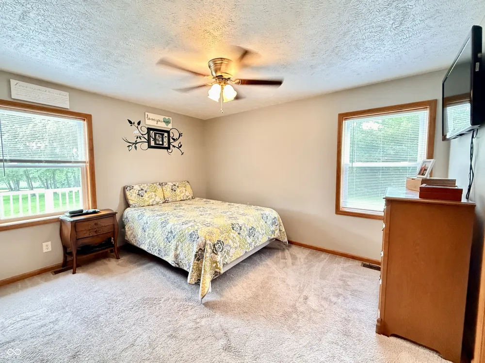 201 Janeway Drive Veedersburg, IN 47987