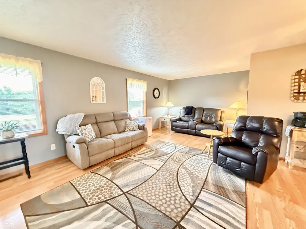 201 Janeway Drive Veedersburg, IN 47987