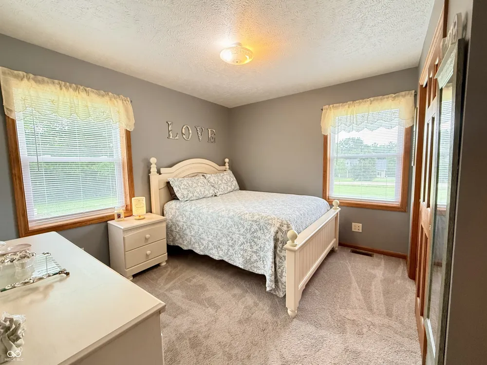 201 Janeway Drive Veedersburg, IN 47987