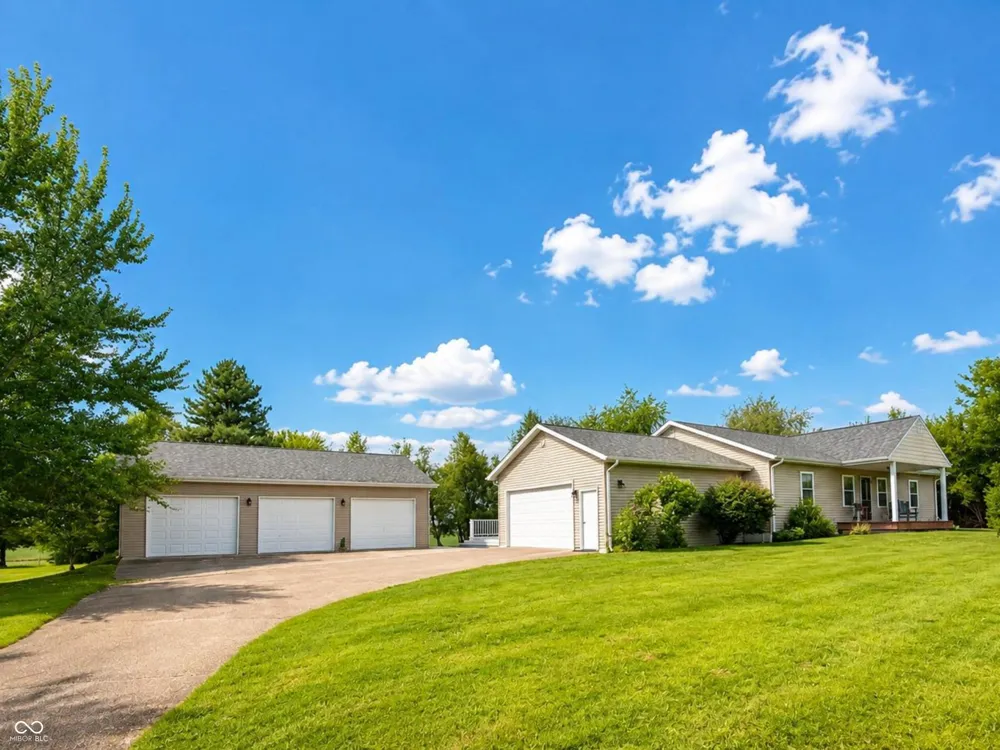 201 Janeway Drive Veedersburg, IN 47987