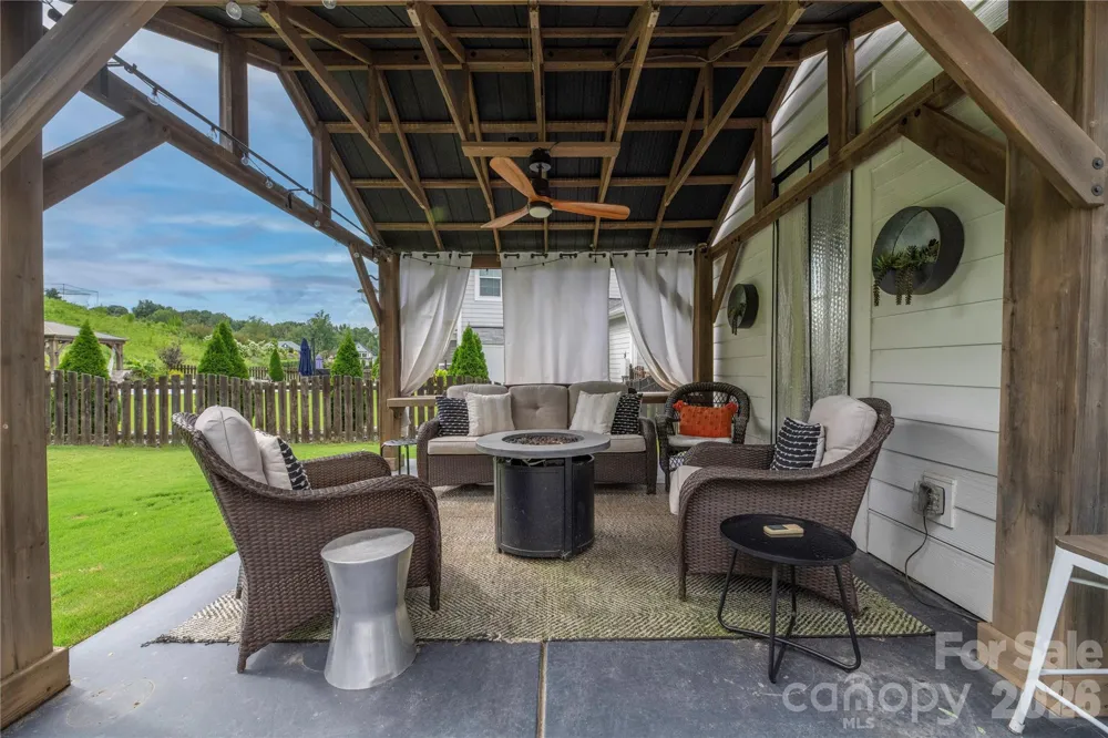 123 Country Lake Drive Mooresville, NC 28115