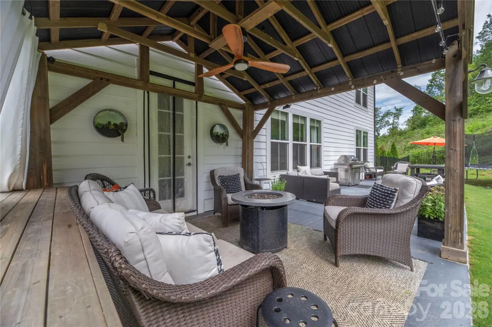 123 Country Lake Drive Mooresville, NC 28115