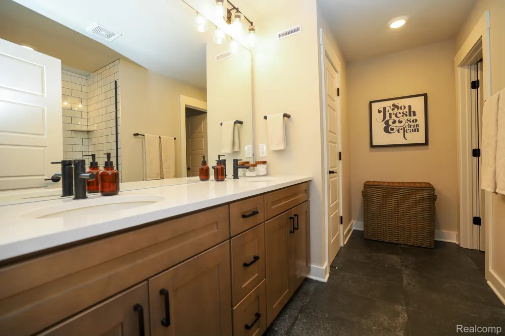 1983 Addison Circle Commerce Charter Township, MI 48390