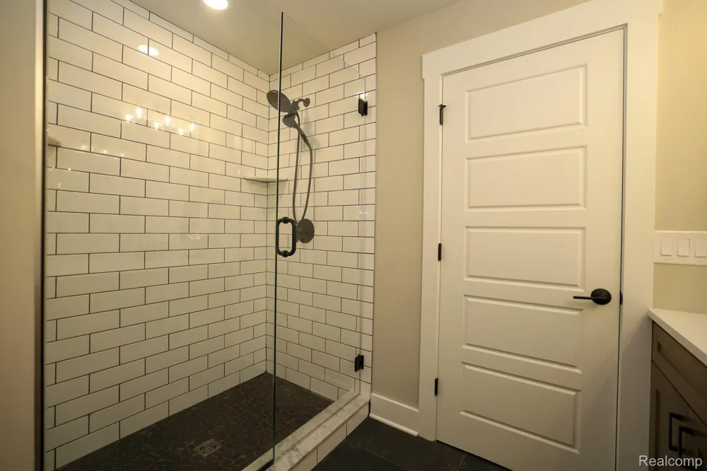 1983 Addison Circle Commerce Charter Township, MI 48390