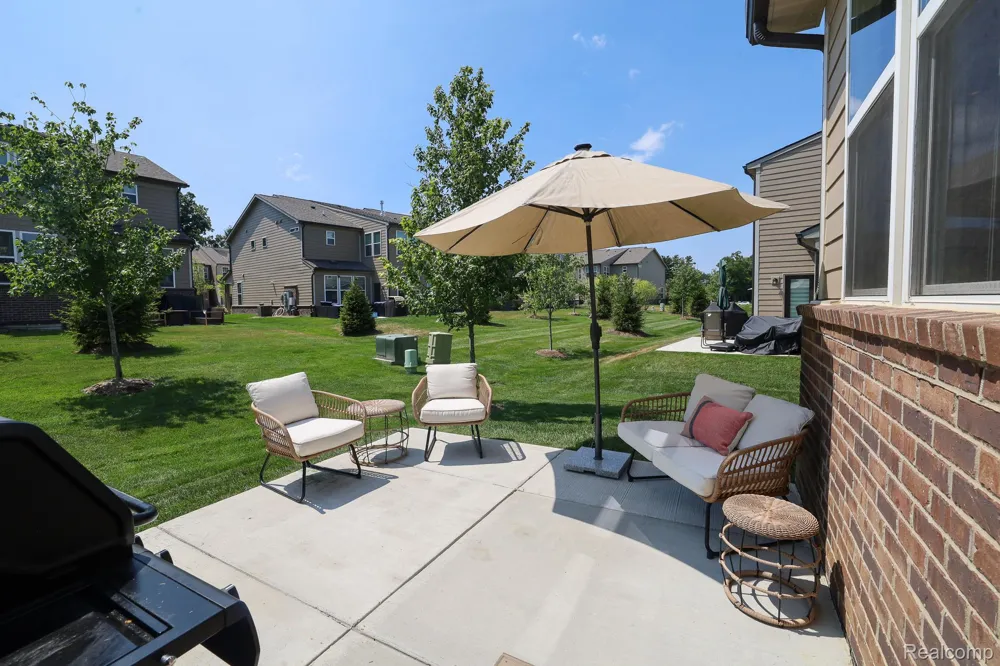 1983 Addison Circle Commerce Charter Township, MI 48390