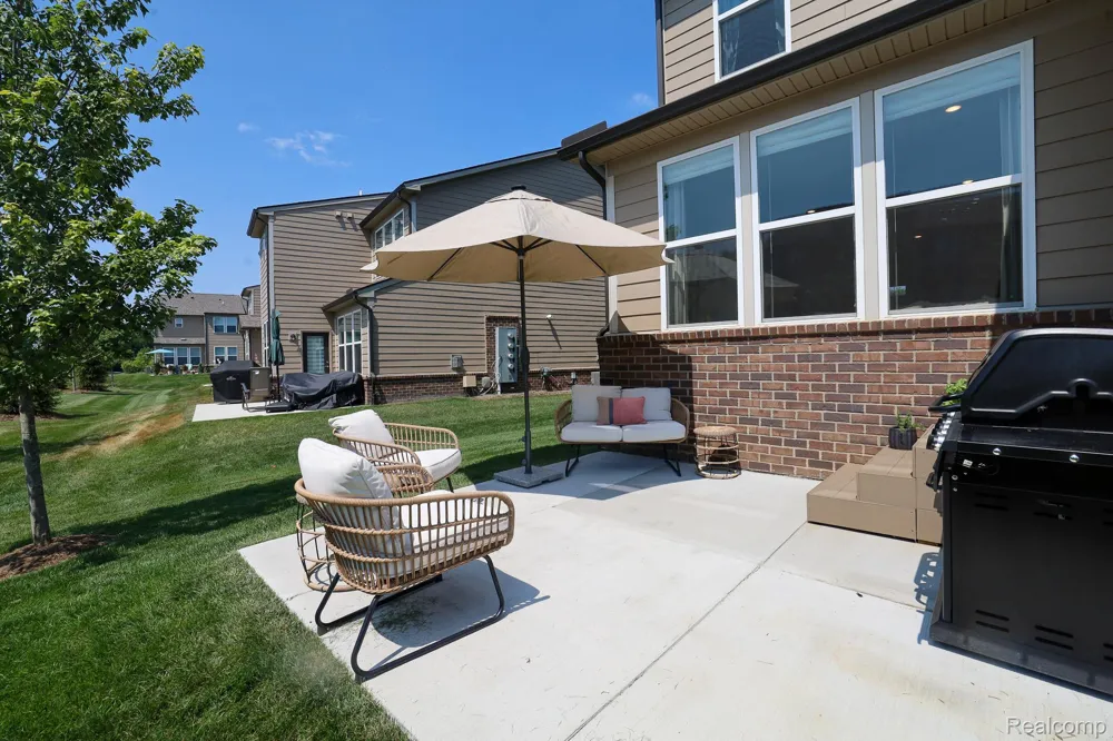 1983 Addison Circle Commerce Charter Township, MI 48390