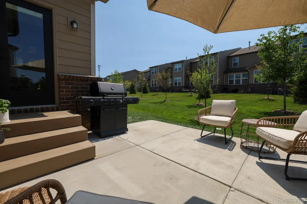 1983 Addison Circle Commerce Charter Township, MI 48390