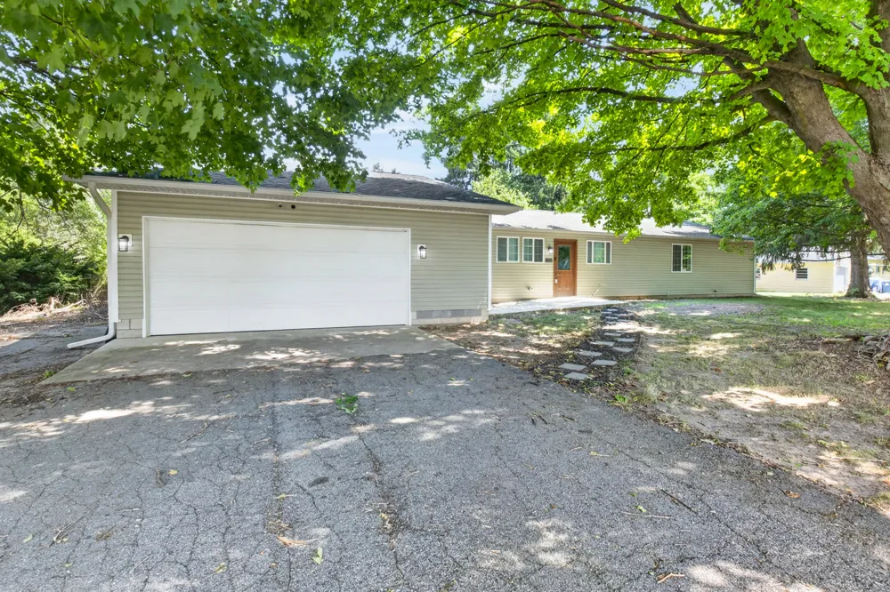 15286 Ackerson Drive Battle Creek, MI 49014
