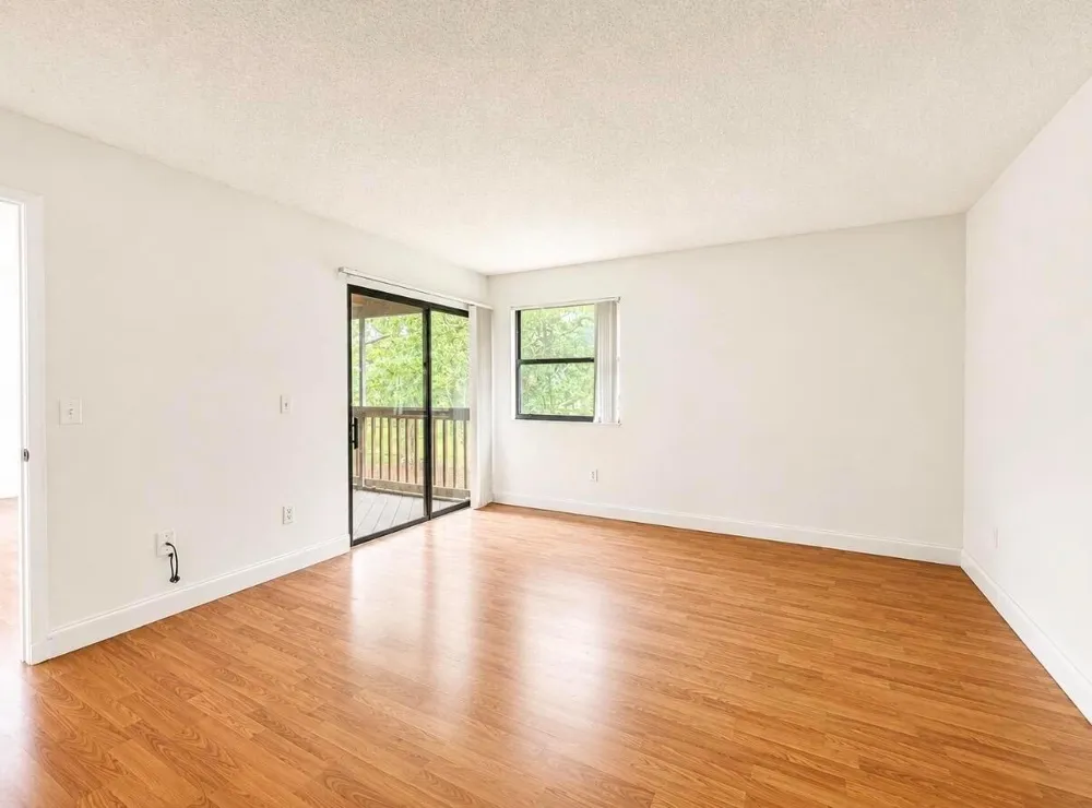 206 Lakeview Drive E Royal Palm Beach, FL 33411