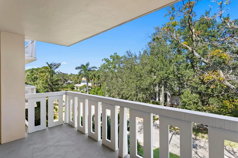 1200 SHORE DRIVE NE #316 St Petersburg, FL 33701