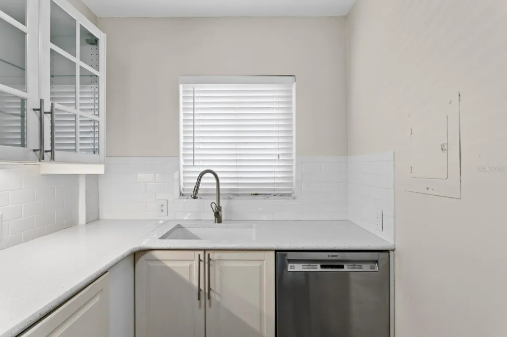 1200 SHORE DRIVE NE #316 St Petersburg, FL 33701