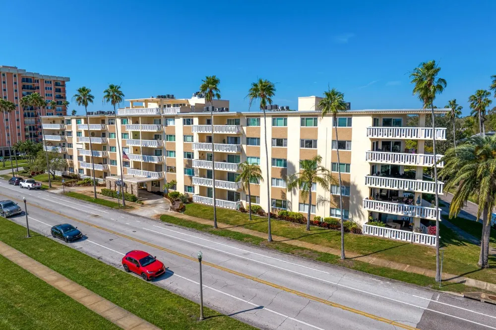 1200 SHORE DRIVE NE #316 St Petersburg, FL 33701