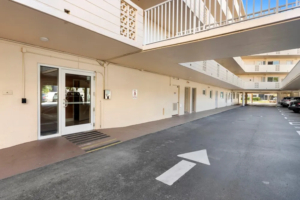 1200 SHORE DRIVE NE #316 St Petersburg, FL 33701
