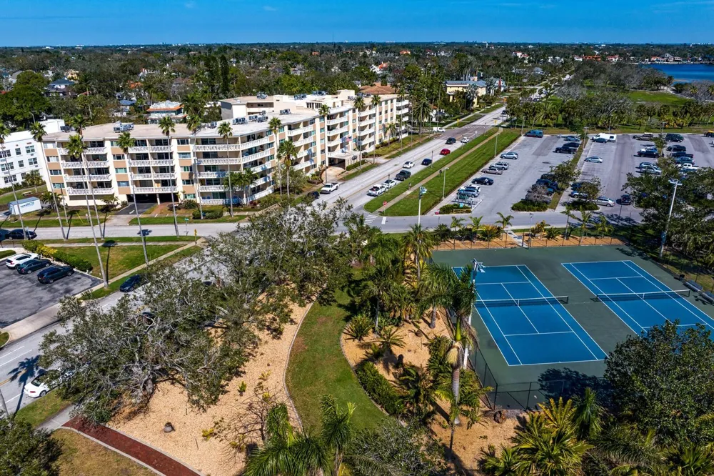 1200 SHORE DRIVE NE #316 St Petersburg, FL 33701